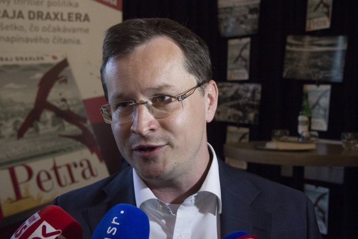 Ilustračný obrázok k článku Z bývalého ministra je spisovateľ: Jeho prvá kniha je poriadne pikantná