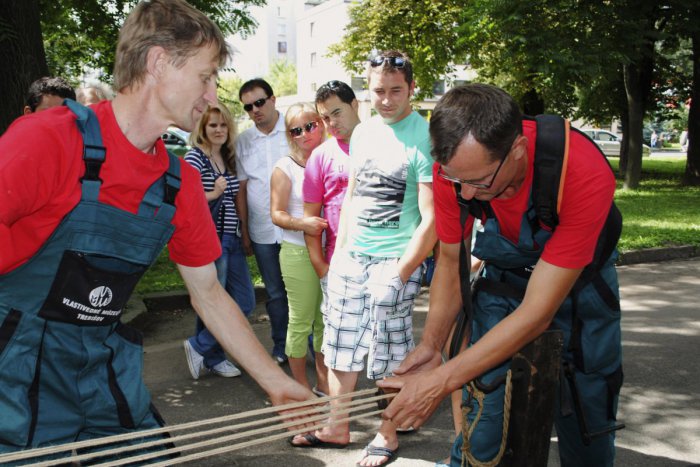 Ilustračný obrázok k článku Lučenčania dostali jedinečnú príležitosť. V meste ožilo tradičné remeslo na pokraji zabudnutia