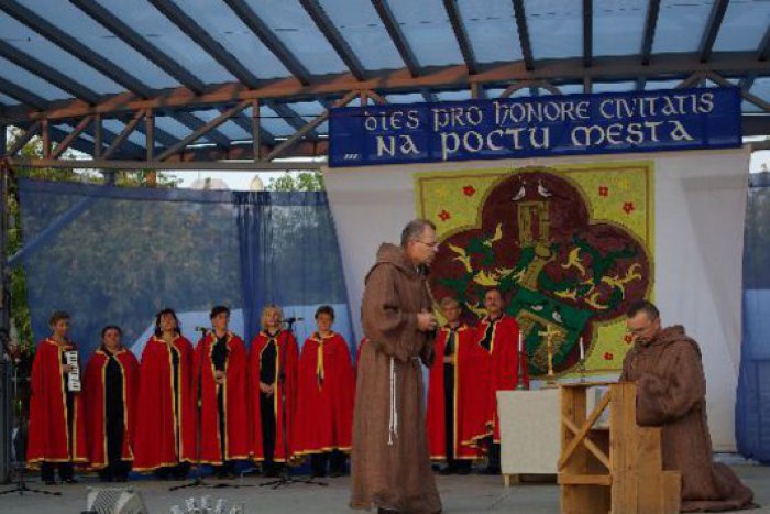 Ilustračný obrázok k článku Už teraz si zapíšte do kalendárov, na čom nebudete chýbať: Lákadlá Dní mesta Michalovce