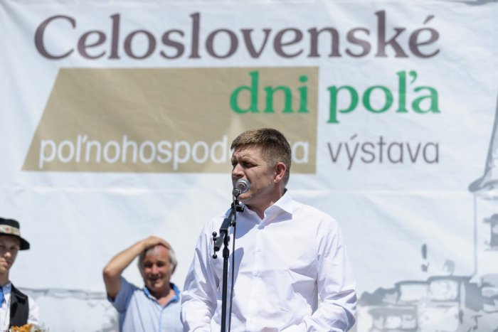 Ilustračný obrázok k článku Fico farmárom vo Dvoroch nad Žitavou: Pán Boh vás má rád