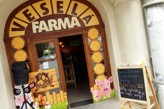 Ilustračný obrázok k článku Posledné dni, posledné hodiny... Veselá Farma sa s Rožňavčanmi lúči až 70% zľavami