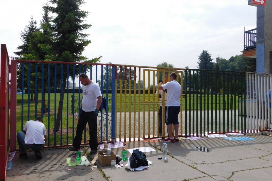 Ilustračný obrázok k článku V Spišskej vyjdú do ulíc dobrovoľníci: Natieranie plota aj skrášlenie zoo