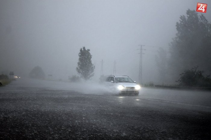 Ilustračný obrázok k článku Meteorológovia vystríhajú pred búrkami. V bystrickom okrese môžu udrieť aj s krúpami!