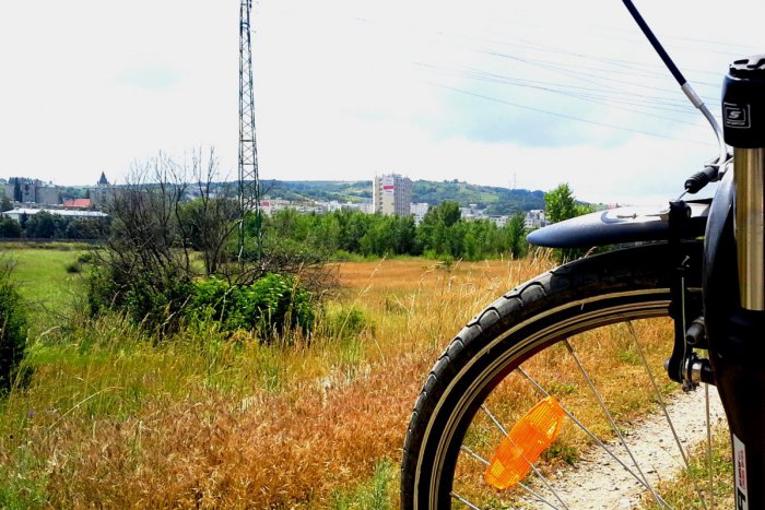 Ilustračný obrázok k článku Nové cyklistické komunikácie v Hlohovci: Mesto dalo vypracovať projekt