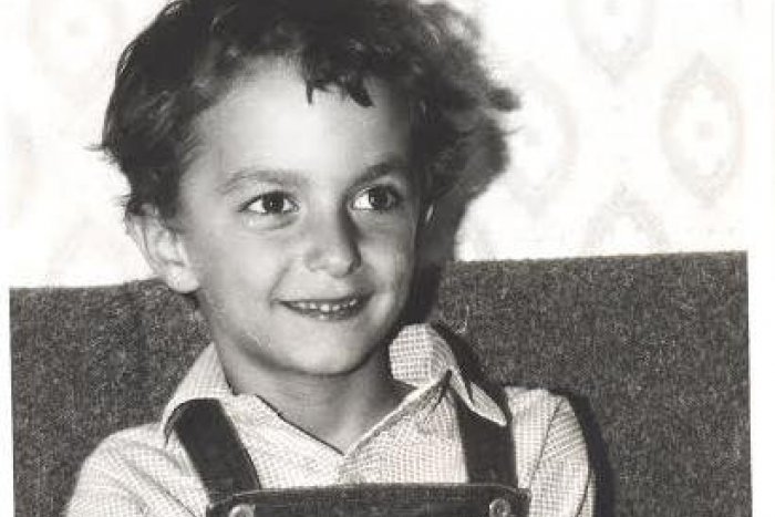 Ilustračný obrázok k článku SERIÁL: Breznianski poslanci za detských čias. Spoznávate usmiateho chlapca na fotke?