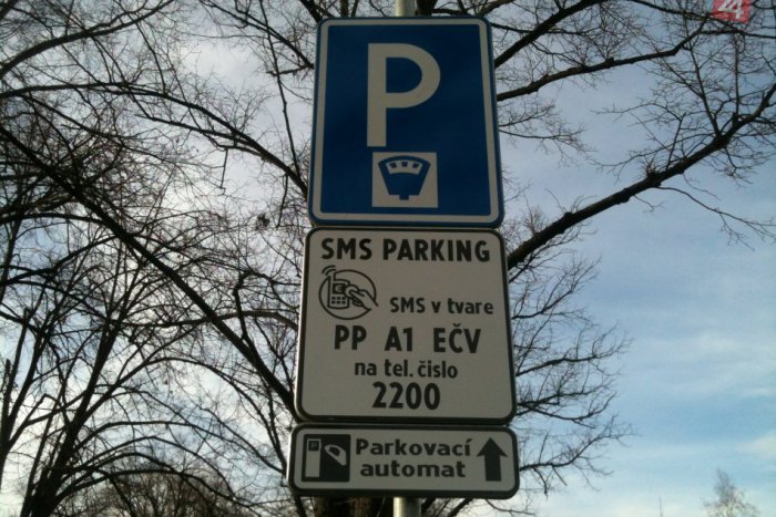 Ilustračný obrázok k článku Letný režim parkovania na vybraných parkoviskách v centre Popradu: Na toto sa pripravte!