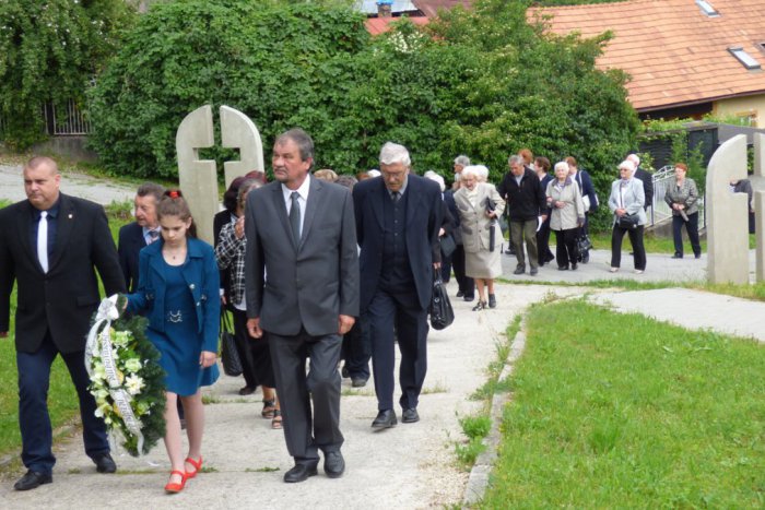 Ilustračný obrázok k článku Dobšinčania si uctili tragédiu, na ktorú sa nedá zabudnúť