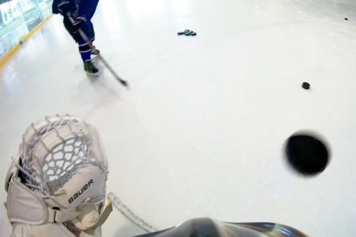 Ilustračný obrázok k článku Očami športovca: VIDEO plné akcií spred brány pohľadom hokejového brankára!