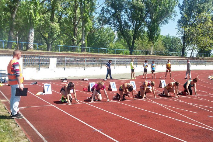 Ilustračný obrázok k článku Začala nová atletická sezóna: Medailové a reprezentačné ambície Novozámčanov, FOTO