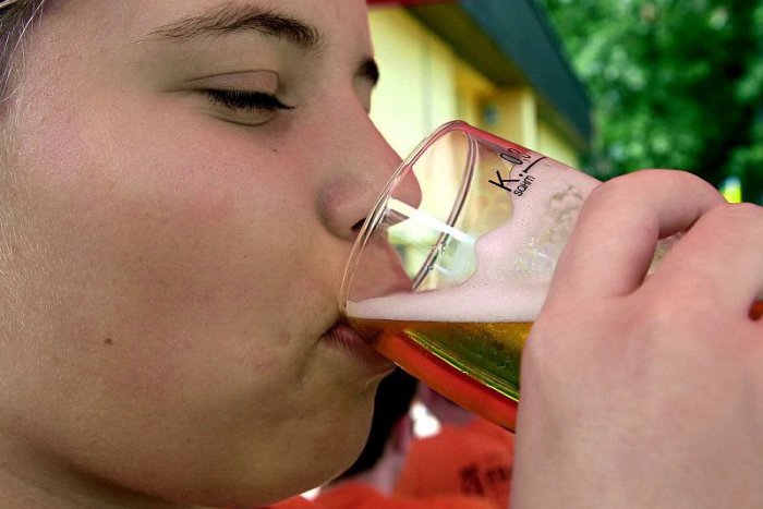 Ilustračný obrázok k článku Deti a alkohol: V lete stúpa riziko vzniku závislosti