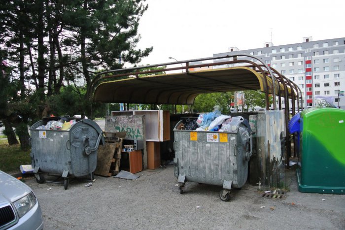 Ilustračný obrázok k článku OBRAZOM: Bratislavské stojiská sú v katastrofálnom stave