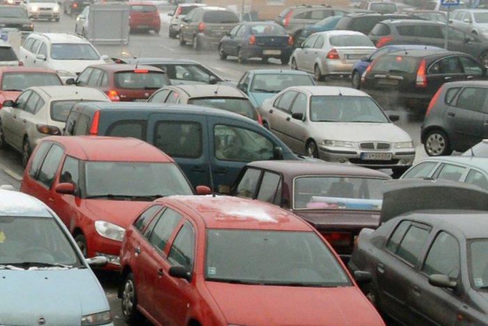Ilustračný obrázok k článku Parkovanie v Trenčíne čakajú rapídne zmeny: Na čo sa treba pripraviť?