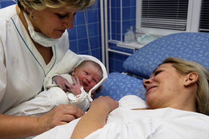 Ilustračný obrázok k článku Rozhodnú sa budúce mamičky z Ružomberka porodiť v Mikuláši? Ich pôrodnica je v službách na špici rebríčka.
