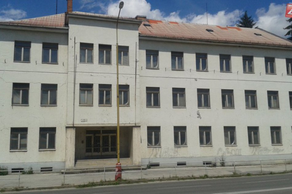 Ilustračný obrázok k článku Strašiaky v Považskej: Predá sa budova bývalej vojenskej správy? FOTO
