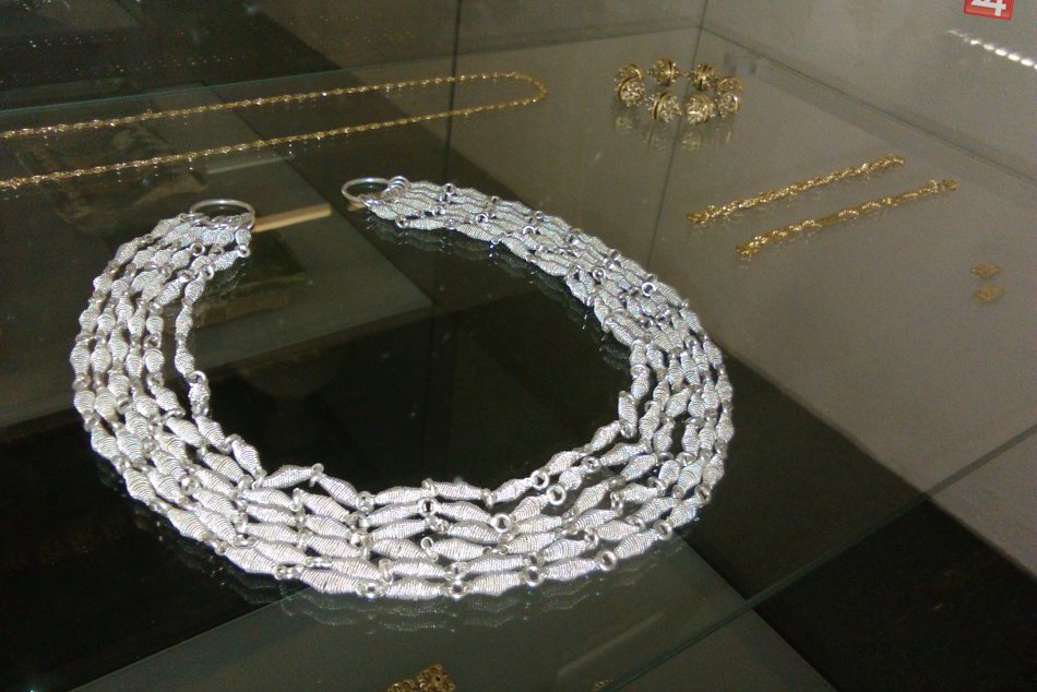 Ilustračný obrázok k článku V Lučenci je kópia pokladu. Kam sa podeli perly, mince a šperky nesmiernej ceny?
