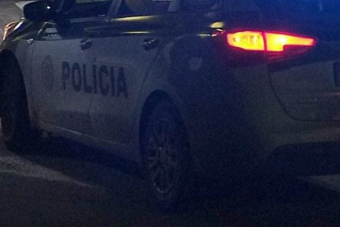 Ilustračný obrázok k článku Polícia: Humenčan (18) s autom narazil do stromu, pokračoval v jazde a nafúkal!