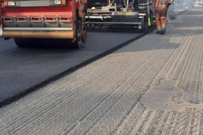 Ilustračný obrázok k článku Budú opravovať zvlnený asfalt, doprava bude obmedzená