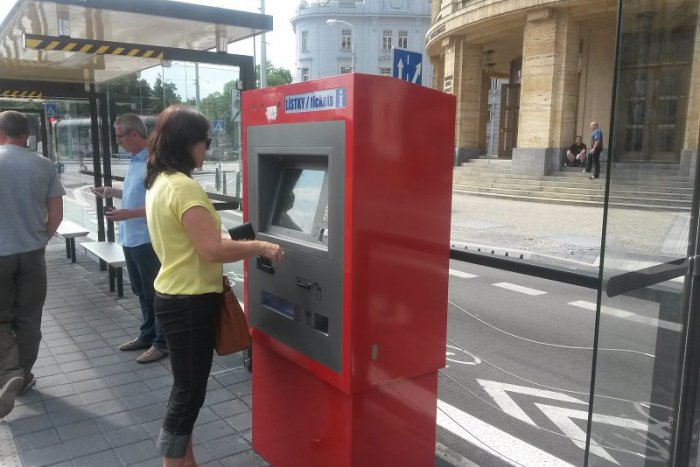 Ilustračný obrázok k článku Na trase do Petržalky pribudli multifunkčné automaty. Viete ako sa používajú?