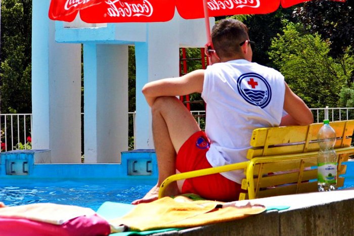 Ilustračný obrázok k článku Vyťahujte plavky, má sa otepliť! PREHĽAD otváracích hodín kúpaliska