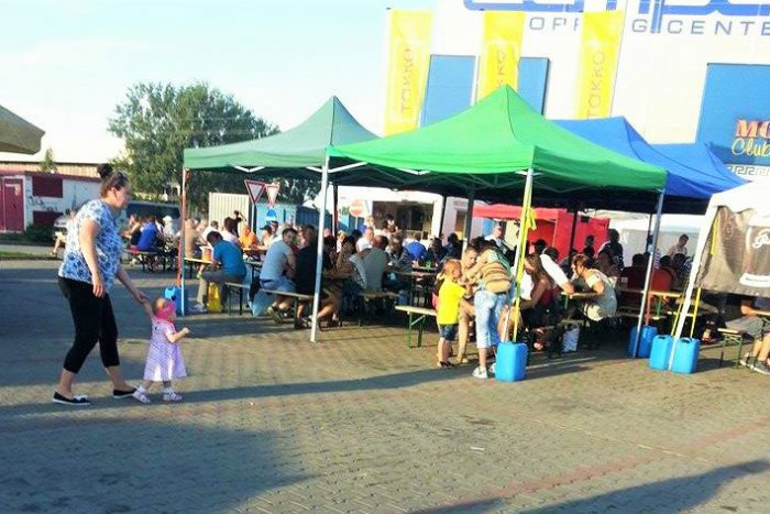 Ilustračný obrázok k článku Obrazom zo Zemplín festu: V Michalovciach tieklo pivo potokom