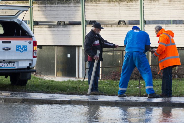 Ilustračný obrázok k článku Vo Vrakuni prasklo potrubie. Zásobovanie vodou to však neohrozí