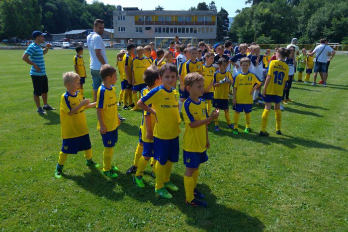 Ilustračný obrázok k článku Leto s loptou sa vydarilo: Na trávnik prilákalo stovky detí