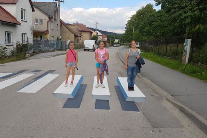 Ilustračný obrázok k článku SVET O SLOVENSKU: 3D priechod pre chodcov uchvátil zahraničie. Čadca je svetová!
