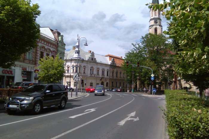 Ilustračný obrázok k článku Kocúrkovo okolo semaforov v Lučenci pokračuje. Dokedy budú blikať?