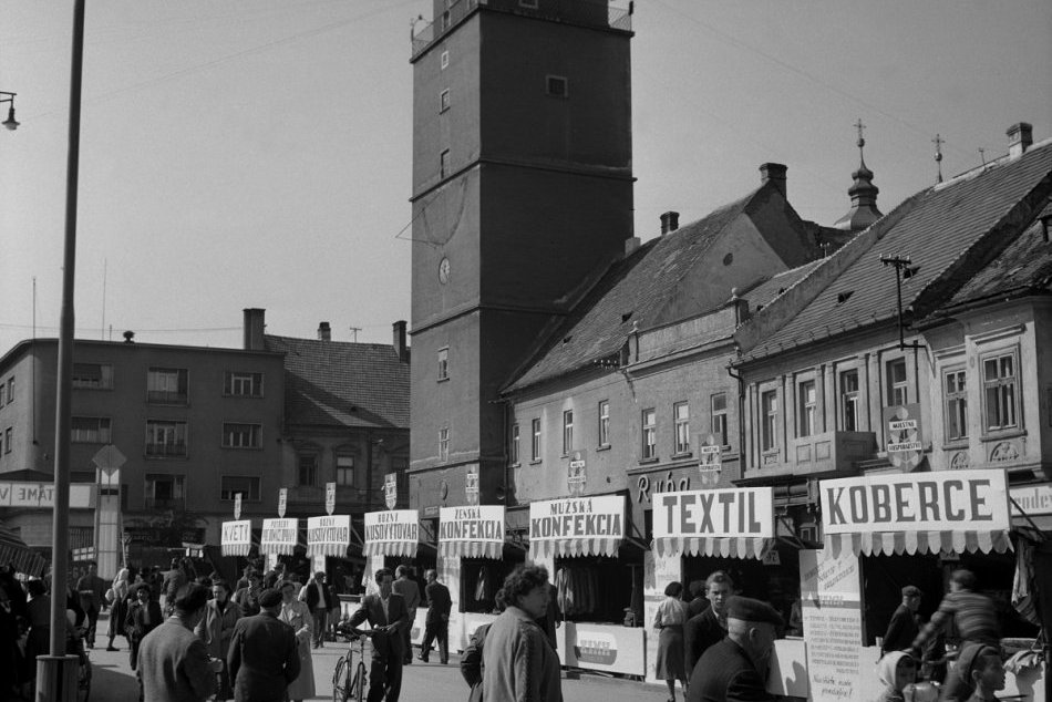 Ilustračný obrázok k článku FOTO: Trnavský jarmok ako si ho už nepamätáme: Unikátne zábery spred 60 rokov