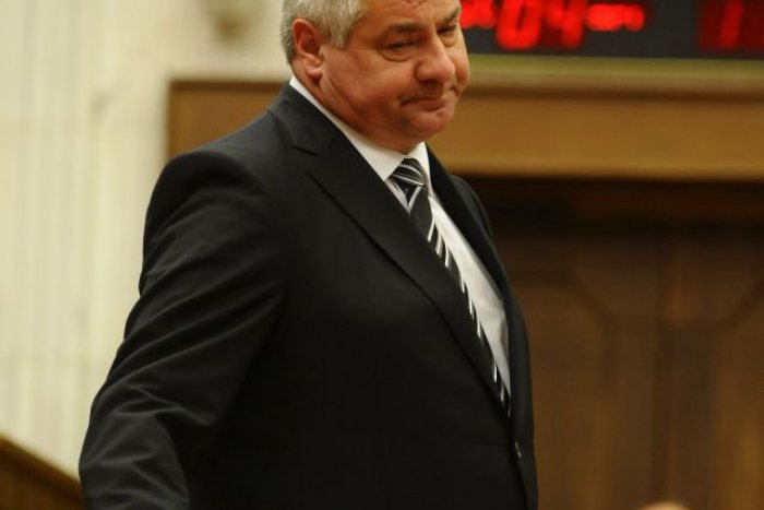 Ilustračný obrázok k článku Strany idú do trojky: V horúcom kresle ministra by mal sedieť Árpád Érsek