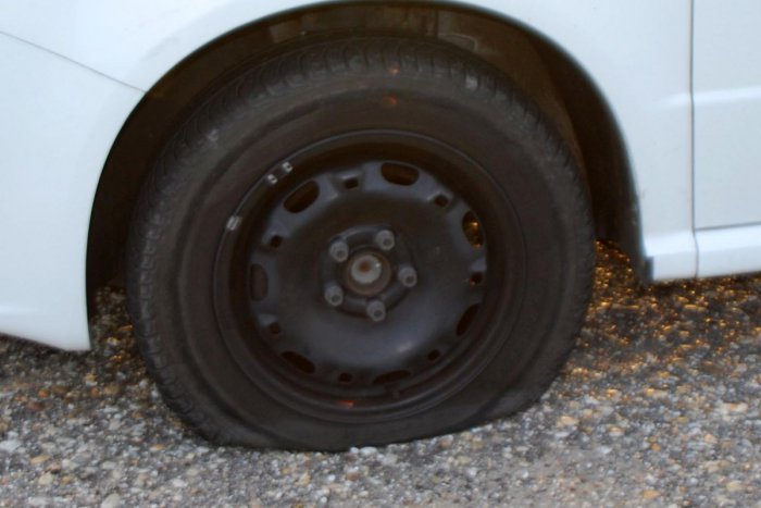 Ilustračný obrázok k článku Podtatranské cesty: Opitý vodič a jazda s prázdnou pneumatikou