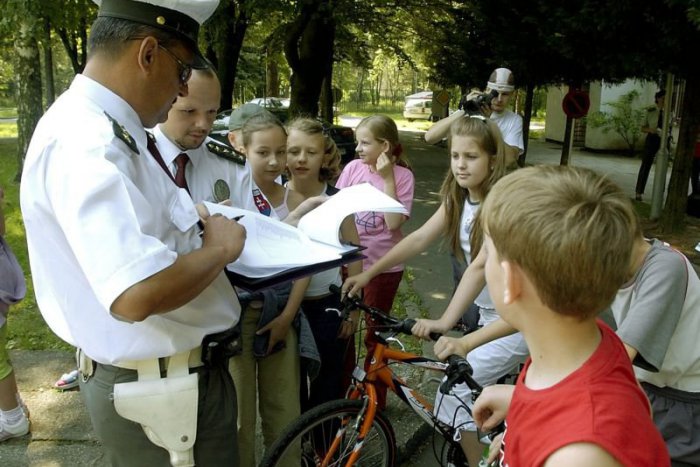 Ilustračný obrázok k článku Bezpečnosť nadovšetko. Polícia v prvý školský deň dohliadne na deti i šoférov