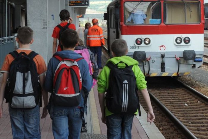 Ilustračný obrázok k článku Cestovanie vlakom zadarmo. Čo všetko musia školáci spĺňať?