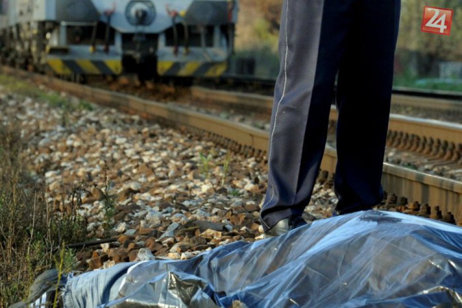Ilustračný obrázok k článku Po zrážke s vlakom prišla o život neznáma žena: Polícia pátra po jej identite