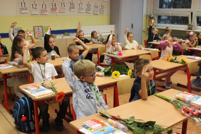 Ilustračný obrázok k článku Nový školský rok odštartovali v Dúbravke veselo. Privítali takmer 300 prváčikov