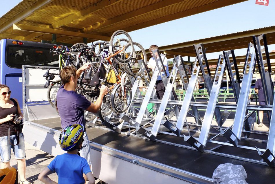 Ilustračný obrázok k článku Cyklobusy prepravili počas leta stovky bicyklov: Podľa župy majú budúcnosť