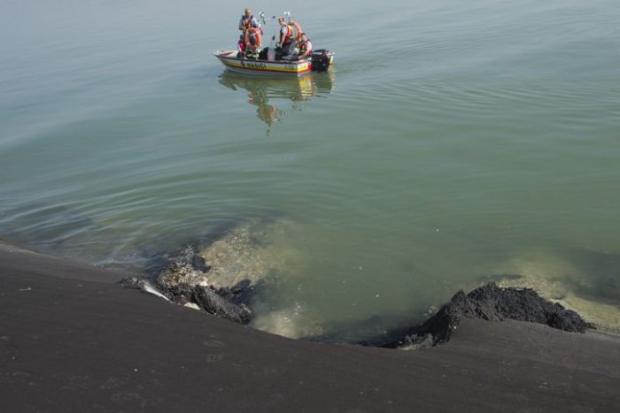 Ilustračný obrázok k článku Z KAŽDÉHO KÚTA: Víkend bol dramatický na vode a horách, tragický na cestách