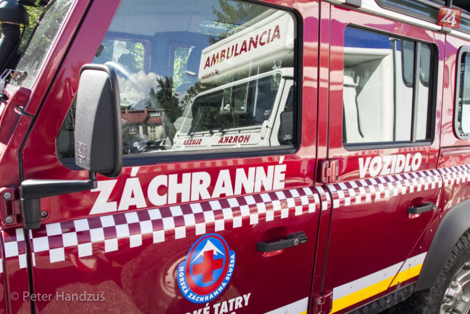 Ilustračný obrázok k článku Horskí záchranári pomáhali v Tatrách Maďarke i Slovákovi s poškodenou protézou