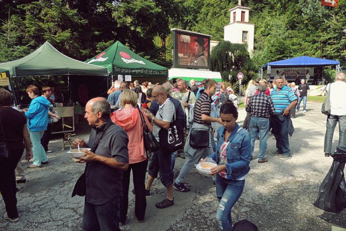 Ilustračný obrázok k článku Zažite sobotu v Kúpeľoch Štós vo veľkom štýle: Kotlíkové špeciality a kopec iného