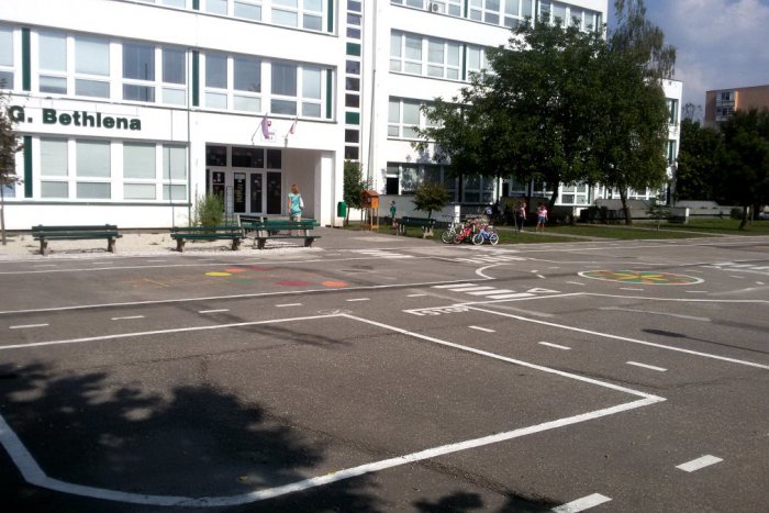 Ilustračný obrázok k článku V Zámkoch vyrástlo nové dopravné ihrisko: Postarala sa oň základná škola