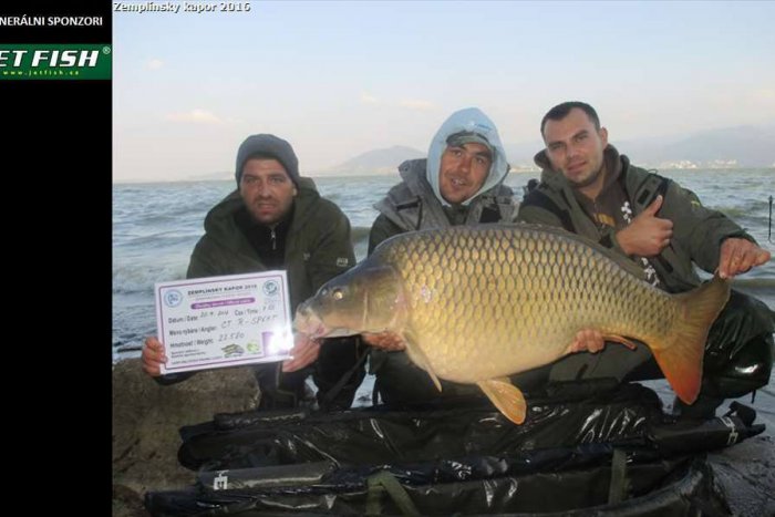 Ilustračný obrázok k článku Na Šírave bojujú rybári: Toto je top úlovok! Uhádnete váhu kapra?