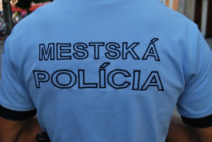Ilustračný obrázok k článku Mestská polícia v uliciach Nových Zámkov: Teplotná mapa najčastejších zásahov, FOTO