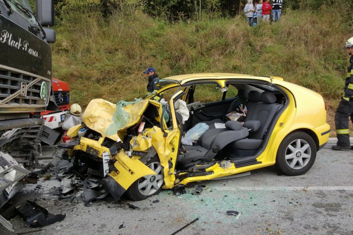 Ilustračný obrázok k článku Hrozná nehoda pri Dobšinej: Vodič (†57) neprežil zrážku s kamiónom, FOTO z miesta