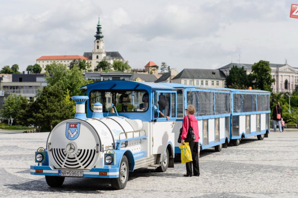 Ilustračný obrázok k článku Starý turistický vláčik v Nitre končí: Mesto chce s dopravcom Arriva kúpiť nový