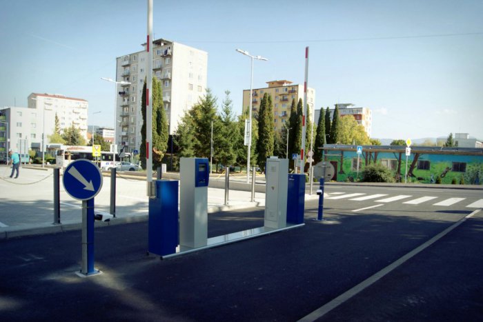 Ilustračný obrázok k článku Prvé platené parkovisko v Žiari: Zóna pred nemocnicou je hotová, FOTO