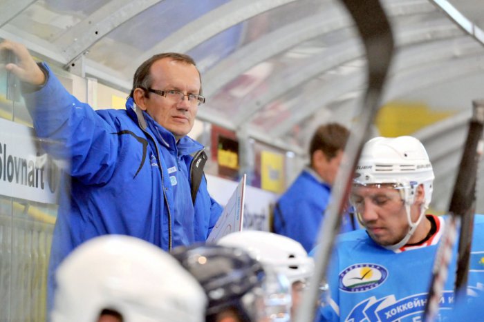 Ilustračný obrázok k článku Zámockí hokejisti majú nového trénera: Je ním odborník so zahraničnými titulmi