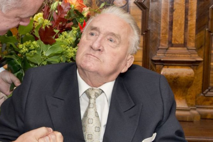 Ilustračný obrázok k článku Je na tom lepšie! Exprezident Slovenska sa už prebal a dýcha sám