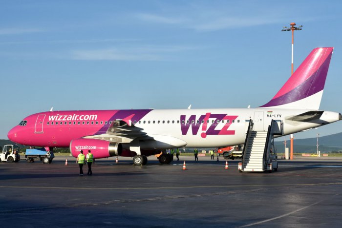 Ilustračný obrázok k článku Nad mestom dlhé hodiny lietalo lietadlo Wizz Airu, ľudí to znepokojilo
