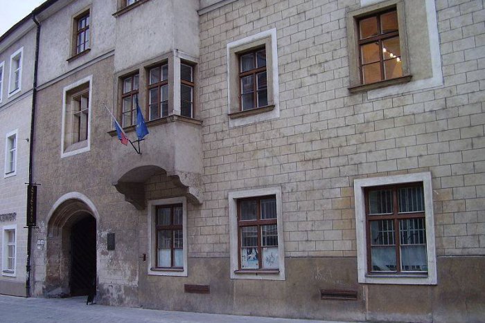 Ilustračný obrázok k článku V budove najstaršej univerzity na Slovensku vyrástli aj súčasní divadelní herci