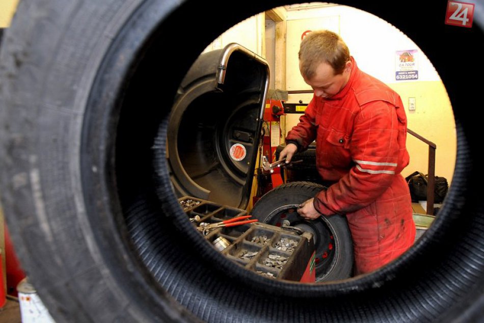 Ilustračný obrázok k článku RADÍME: Prichádza zima, príprava auta nezahŕňa len výmenu pneumatík